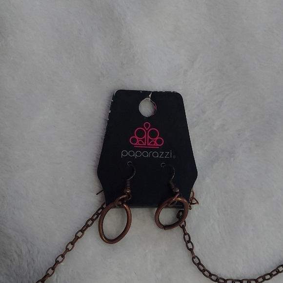 6/$10 Paparazzi Copper and Black Chain Necklace - Picture 3 of 5